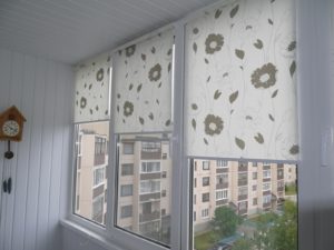 Установка рулонных штор на пластиковые окна в Красногорске
