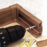 Как правильно установить плинтус